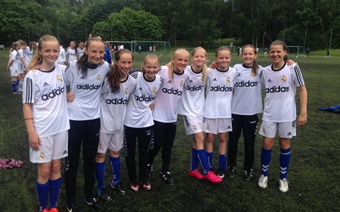 03-jenter på Real Madrid Fotballskole
