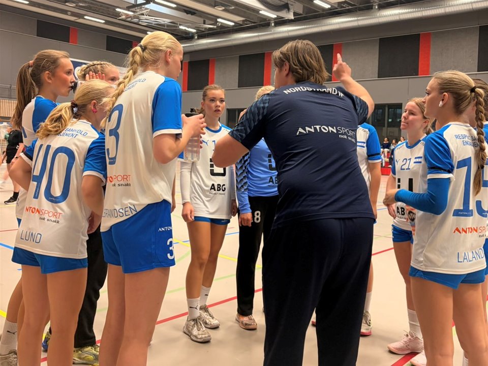 Jenter 2010 klare for Iceserien!