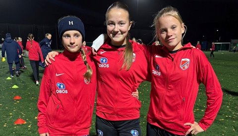 Tre 2013-jenter på Sone