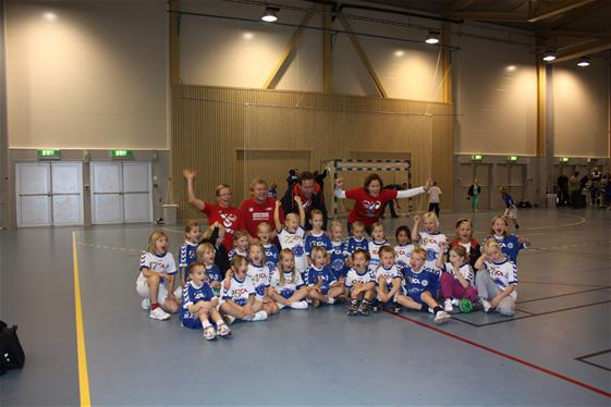 Håndballglede og moro for gutter og jenter født i 2002